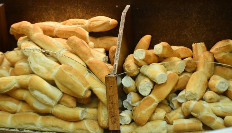 Desde el lunes el kilo de pan superará los 1200 pesos