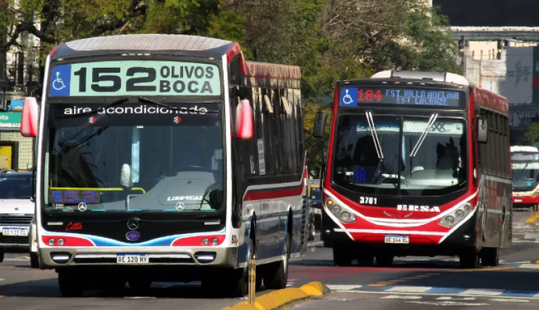 Nación traspasa las 31 líneas de colectivos de CABA y no habrá aumento de boletos