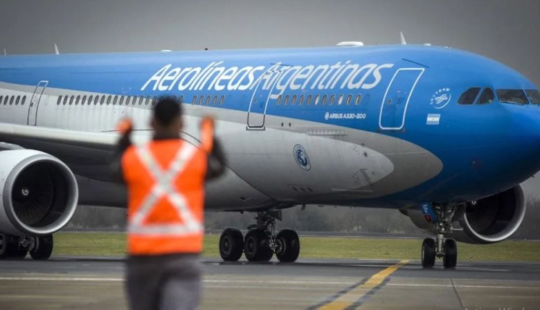 El Gobierno declaró a Aerolíneas Argentinas como empresa sujeta a privatización por decreto