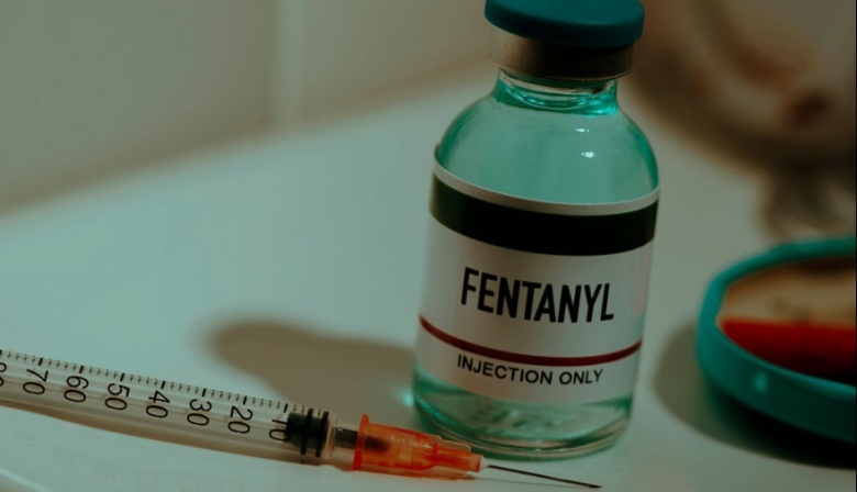 Allanan laboratorios bonaerenses y una droguería rosarina por fentanilo contaminado