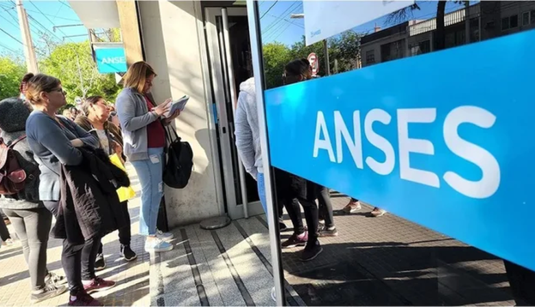 ANSES ajustó la jubilación mínima y confirmó el bono: cuánto cobrarán los jubilados en enero