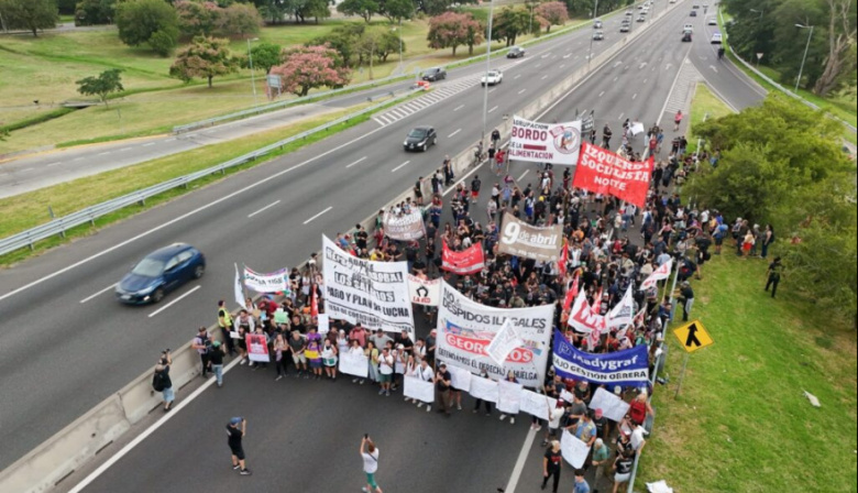 Con la fuerza federal en las calles se tensiona el paro general