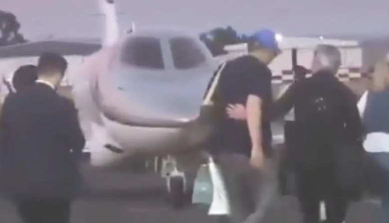 Revelan que Adorni viajó en jet privado a Punta del Este con un costo de 10.000 dólares