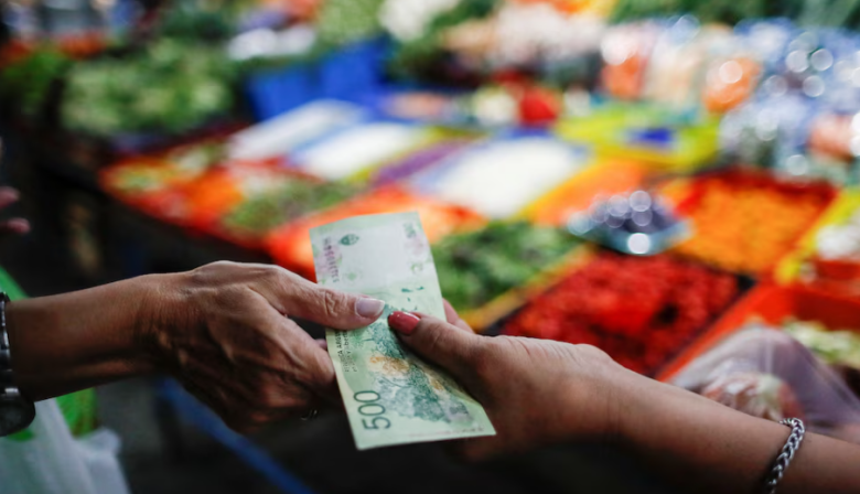 Un informe privado advierte que la inflación sería mayor con una medición actualizada del consumo