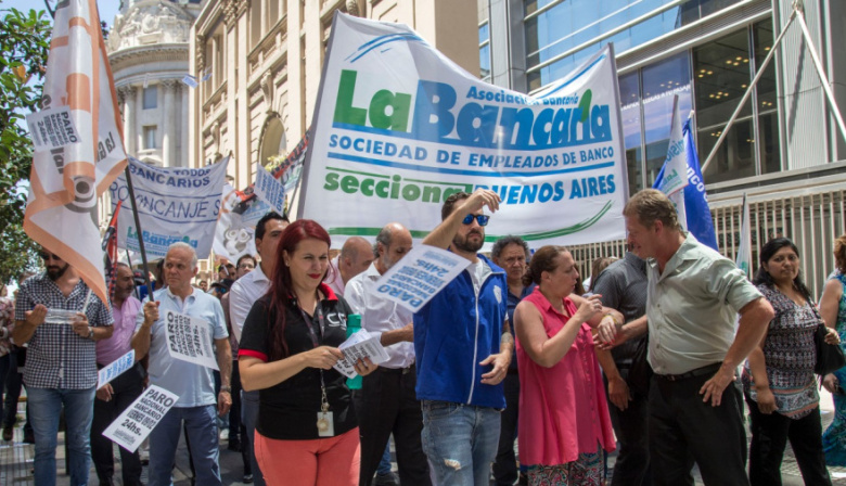 Paro en el Banco Central por cierres y despidos en tesoros regionales