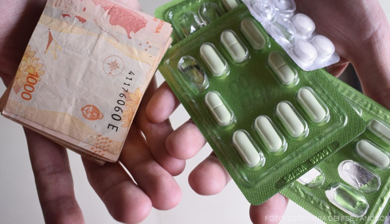 Kreplak cuestionó la decisión de ANMAT sobre la venta libre de 10 remedios