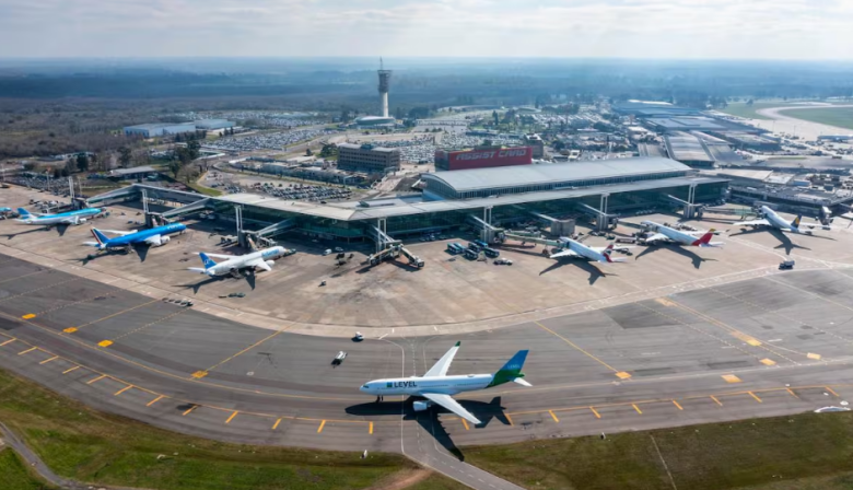 El Gobierno acordó once años más de concesión para Aeropuertos Argentina