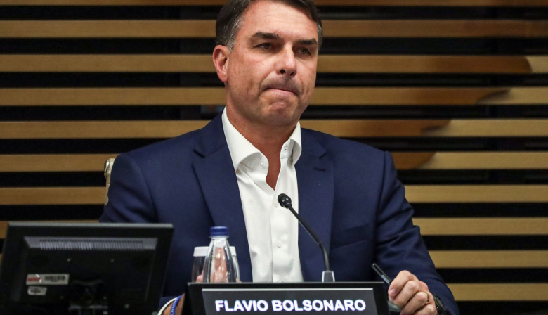 Migraciones confirmó que Flávio Bolsonaro estuvo en Argentina antes de volar hacia EE.UU.