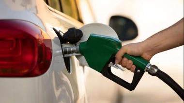 Los precios de los combustibles bajan un 3% a partir del lunes