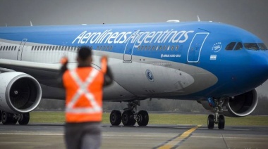 El Gobierno declaró a Aerolíneas Argentinas como empresa sujeta a privatización por decreto