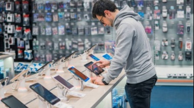 El Gobierno oficializa la rebaja de aranceles para la importación de teléfonos celulares