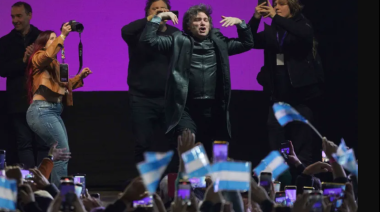 Milei cierra campaña blandiendo a su hermana y apelando al “empate técnico”