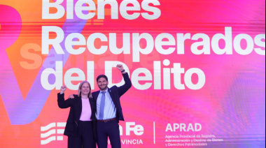 Pullaro: "Con esta subasta única en el país le demostramos a los delincuentes que la plata ilegal que hicieron no les sirve para nada"