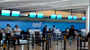 Pilotos de Aerolíneas realizan asambleas y podrían afectar 95 vuelos en Aeroparque