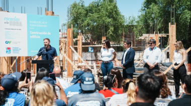 Kicillof y Otermín recorrieron la obra de ampliación del Polo Educativo de Barrio Nueva Esperanza