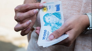 El Gobierno fijó por decreto el salario mínimo con aumentos escalonados hasta agosto de 2026