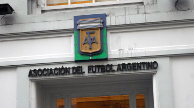 La AFA rechazó las acusaciones fiscales y suspendió el fútbol en todas las categorías