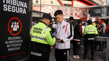 Prohíben el ingreso a las canchas del todo el país a deudores alimentarios