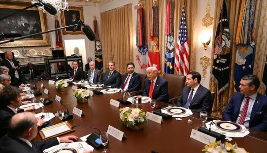 Trump condicionó la ayuda a Milei al resultado de las elecciones: "Si pierde, no seremos generosos"