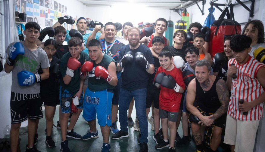 Otermín: “Los clubes de barrio son fundamentales para la comunidad”