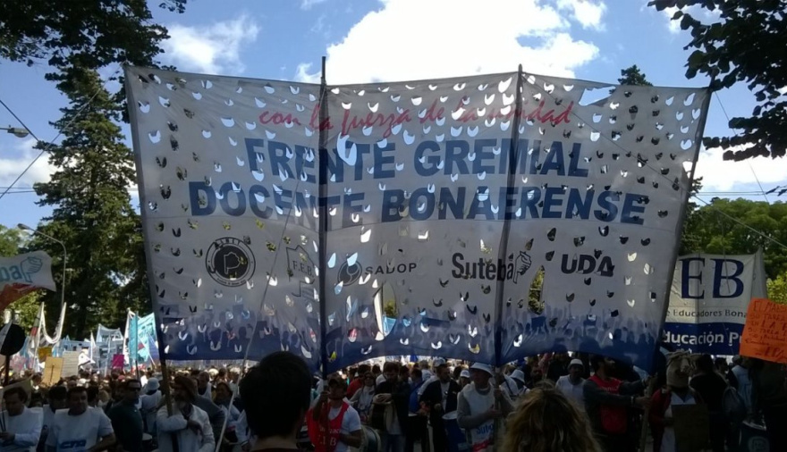 Docentes bonaerenses se suman a la marcha de la CGT contra la reforma laboral