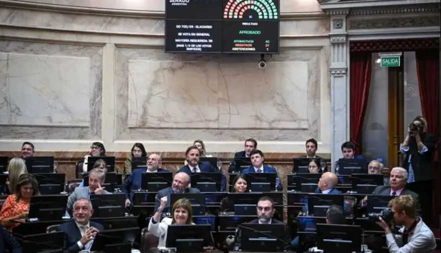 El Senado aprobó cambios en la Ley de Glaciares y el oficialismo celebró en el recinto