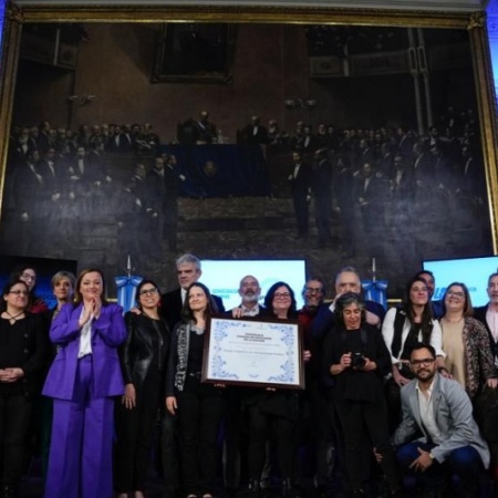 Cecilia Moreau distinguió al Equipo Argentino de Antropología Forense con la mención de honor “Juan Bautista Alberdi” por su aporte a los derechos humanos