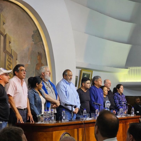 La CGT y organizaciones sociales le advierten a Javier Milei con “salir a la calle”