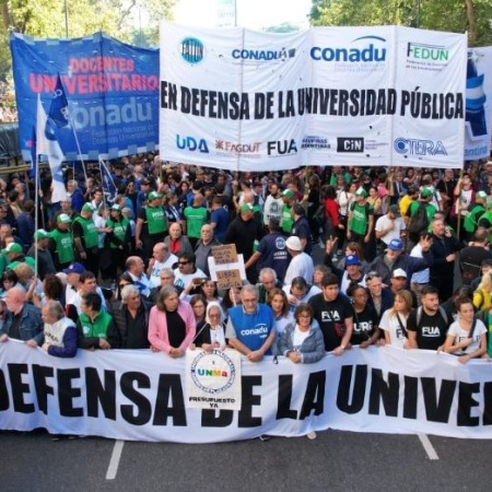 Marchas, asambleas, paros y clases públicas: las universidades profundizan el plan de lucha